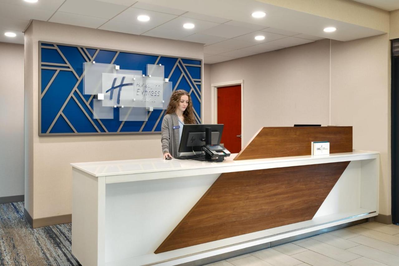 Holiday Inn Express And Suites Helena By Ihg Exterior photo