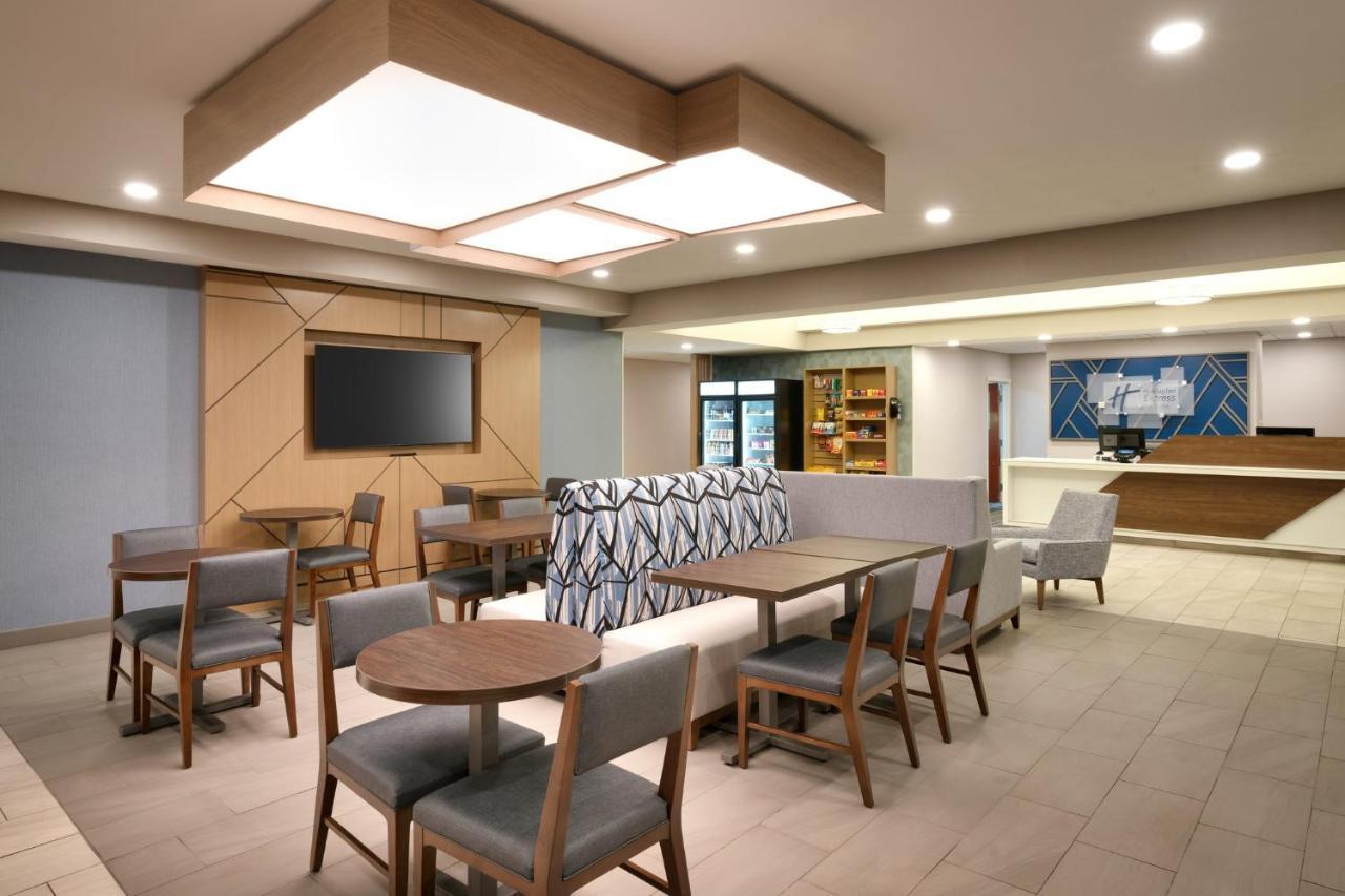 Holiday Inn Express And Suites Helena By Ihg Exterior photo